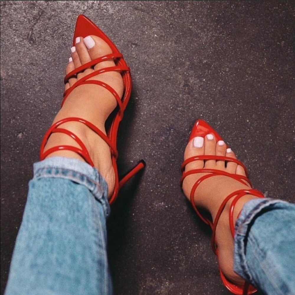 ❣️Super Strappy Red Pointed Heel - Picture 2 of 5